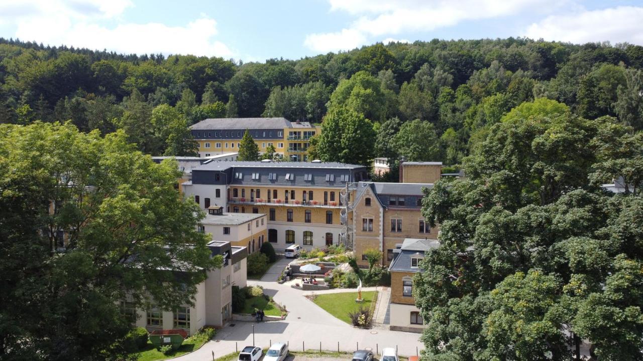 Saechsisches Gemeinschafts-Diakonissenhaus Zion E. V. Ауе Екстериор снимка