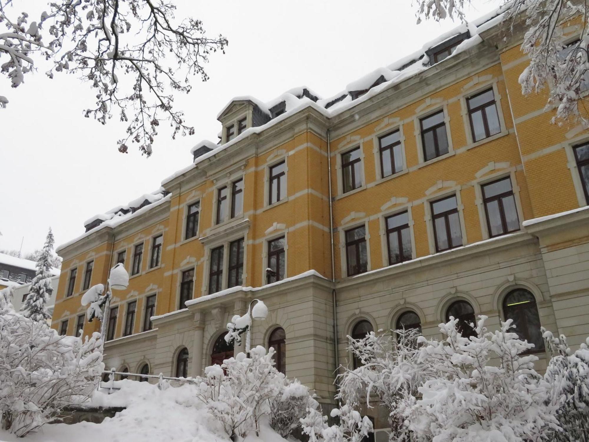 Saechsisches Gemeinschafts-Diakonissenhaus Zion E. V. Ауе Екстериор снимка