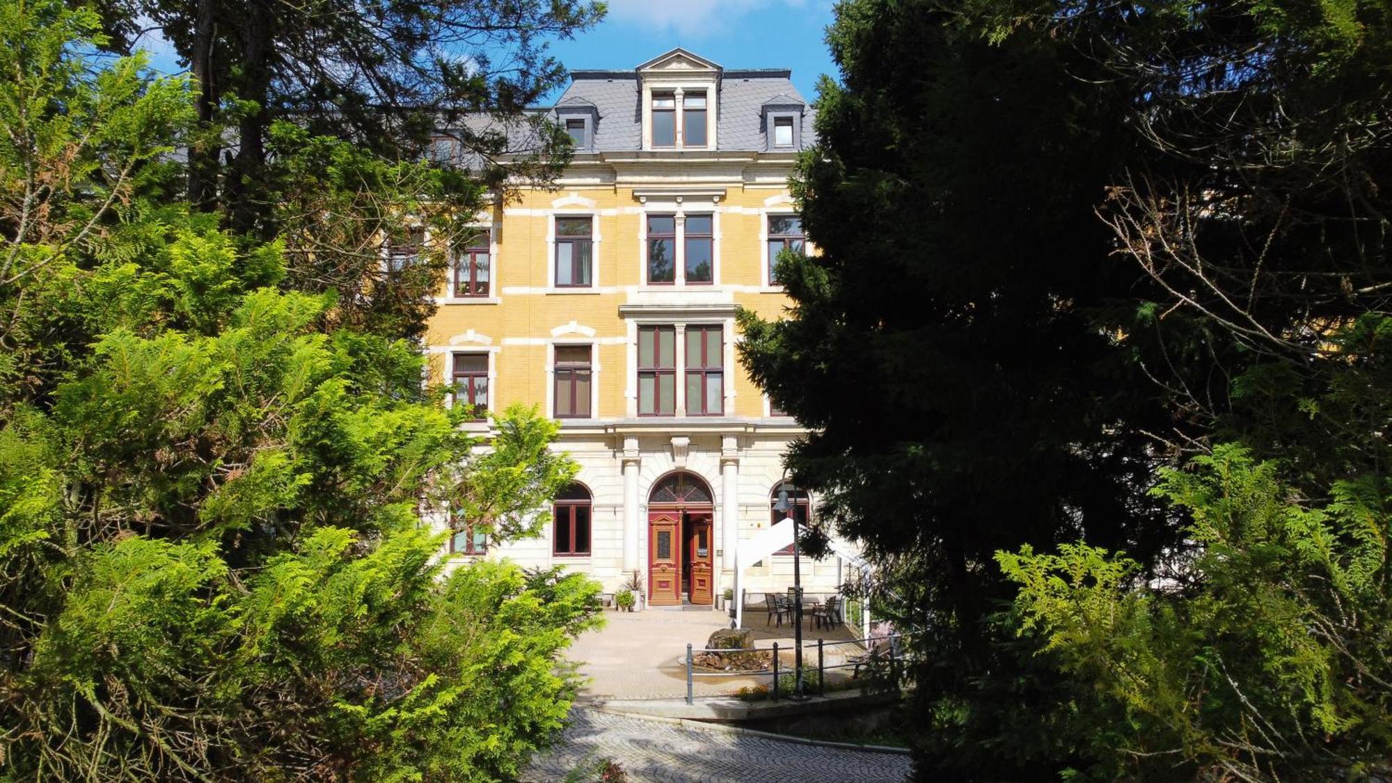Saechsisches Gemeinschafts-Diakonissenhaus Zion E. V. Ауе Екстериор снимка